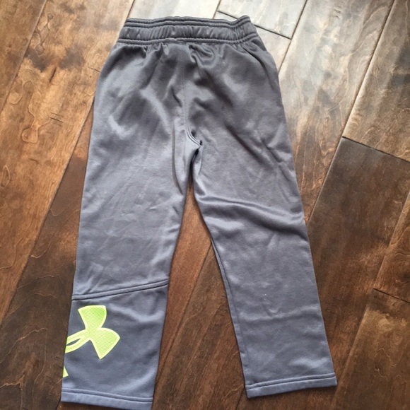 Under armor boy pants - Picture 2 of 3